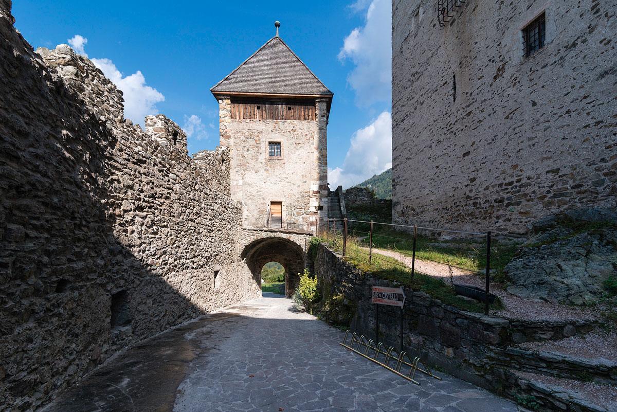 Отель Castel Pergine Перджине-Вальсугана Экстерьер фото